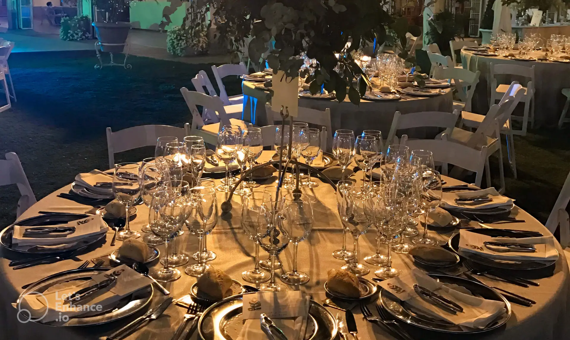 Mesa decorada para una celebración en Eventos Golf Guadiana